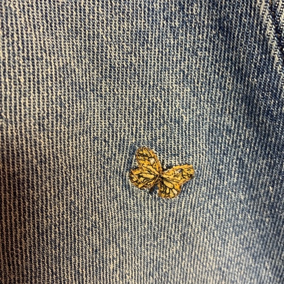 Arizona Butterfly Embroidered Highest Rise Curvy Mom Jeans - Picture 6 of 12